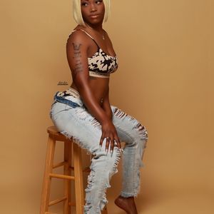 Meet your Posher, Daisja